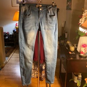 Bleached Blue Thin Harley Jeans.